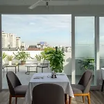 Parkhill Hotel & Apartment