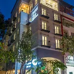 Parkhill Hotel & Apartment